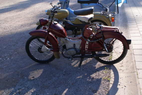 t402